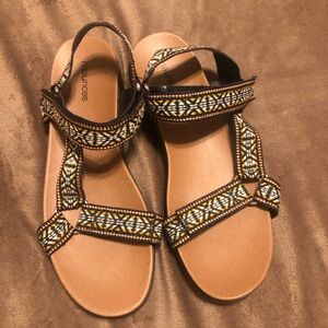 Like new size 9 sandals